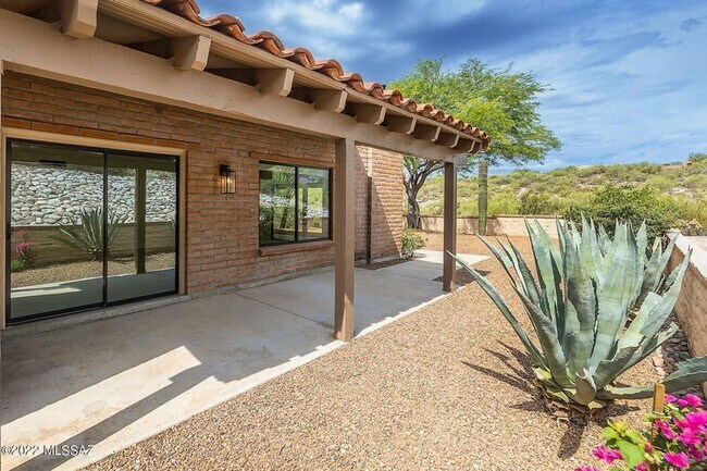 Building Photo - 4989 N Territory Ave