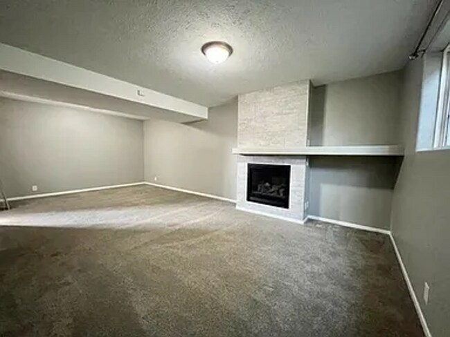 Building Photo - 6714 N 110th Ave