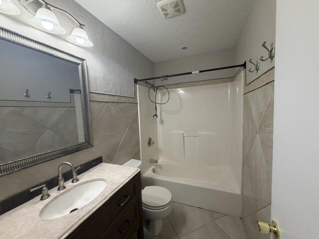 Building Photo - 431 Apple Dr