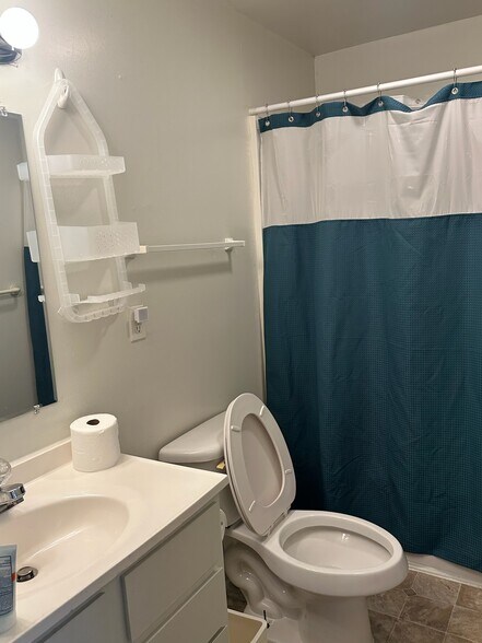 1st upstairs bathroom - 805 Onslow St