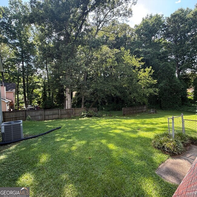 Building Photo - 4101 Springlake Cir