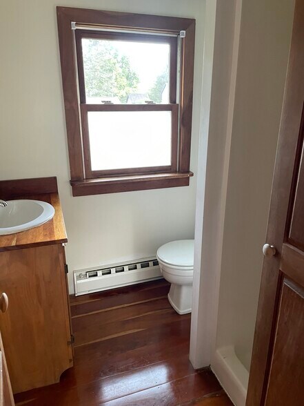 Building Photo - 202 W Pine St