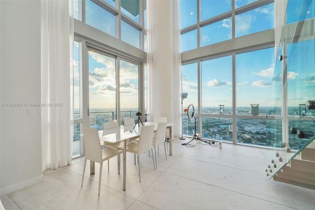 Building Photo - 851 NE 1st Ave