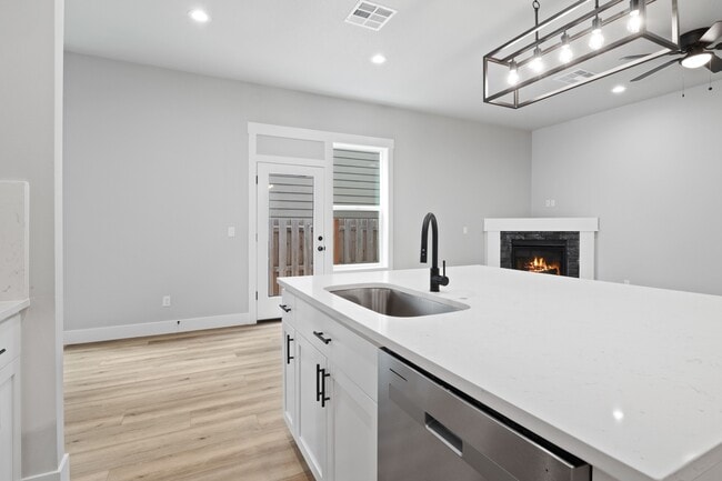 Building Photo - 1026-KE1026 Sassafras St