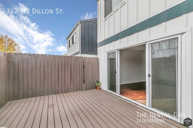 Building Photo - Charming 3 Bedroom Home in Silver Lake! | ...