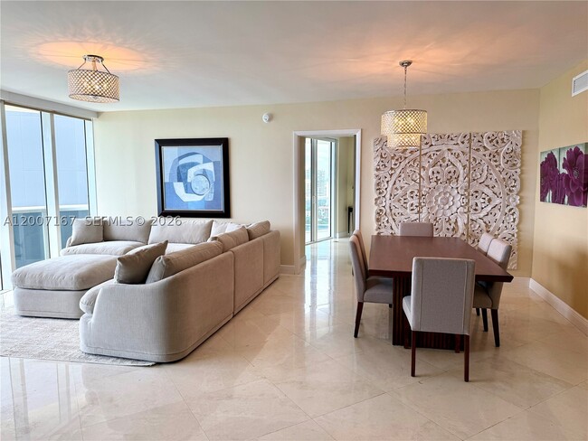 Building Photo - 17201 Collins Ave