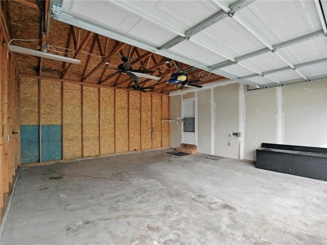 Building Photo - 187 Moore Rd