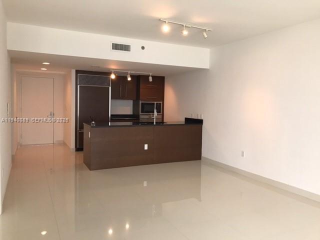 Building Photo - 475 Brickell Ave