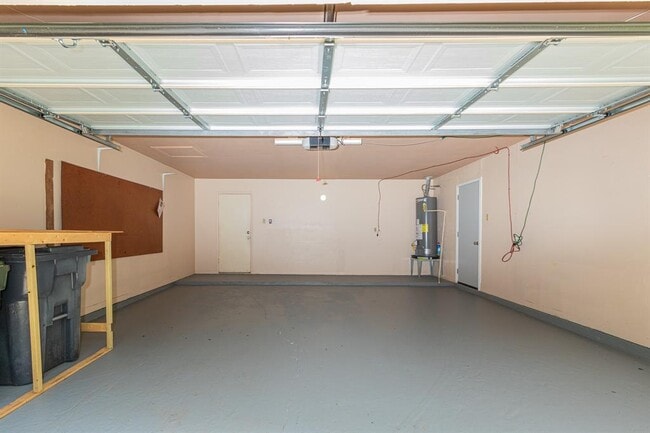 Building Photo - 2458 Parkwood Ln