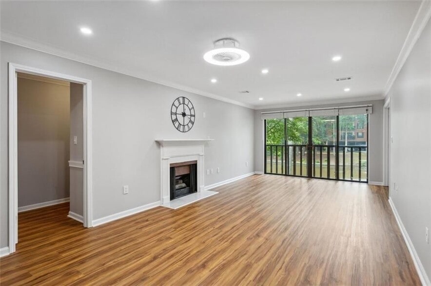 Building Photo - 23214 Plantation Dr NE