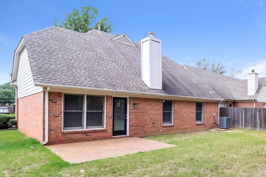 Building Photo - 1522 Appling Wood Cove S