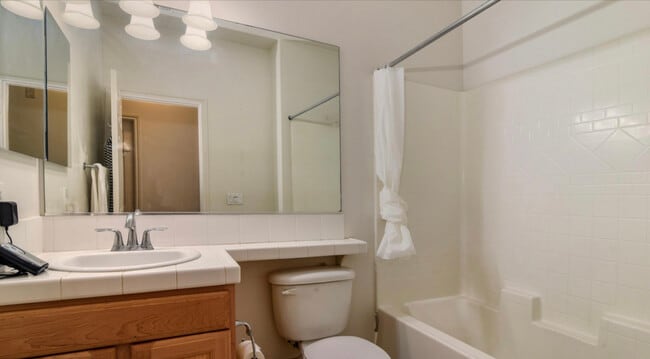 Building Photo - 335 Matthew Way