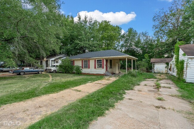 Building Photo - 2825 Essex St