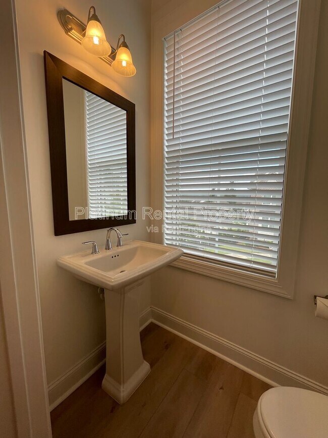 Building Photo - 5221 Riden Ct