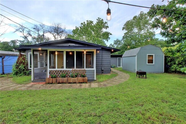 Building Photo - 7807 Lazy Ln