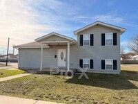 Building Photo - 2226 S Moffet Ave