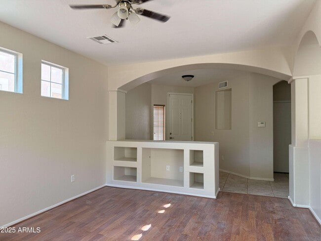 Building Photo - 137 W Mountain Sage Dr