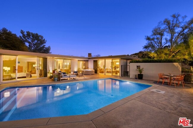 Building Photo - 3523 Beverly Ridge Dr