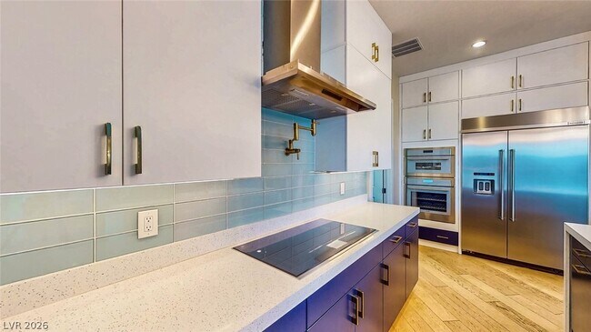 Building Photo - 6714 Desert Crimson St