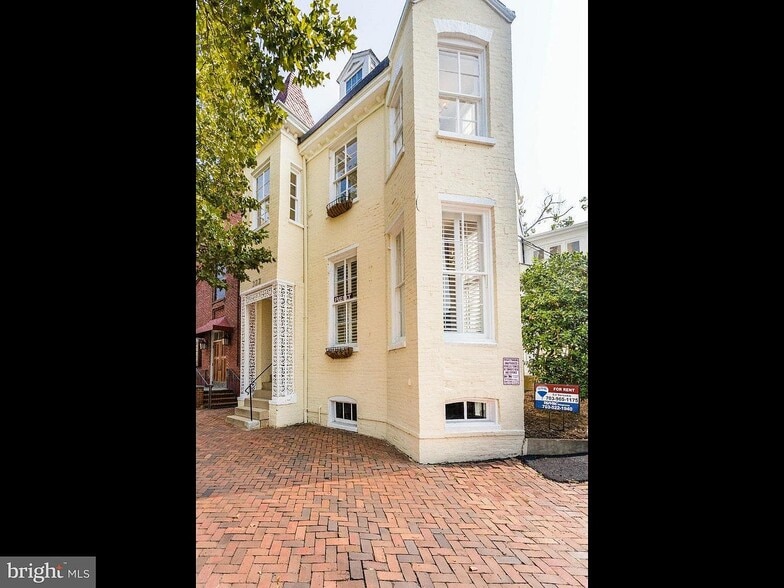 Great Unobstructed Light - 322 S Washington St