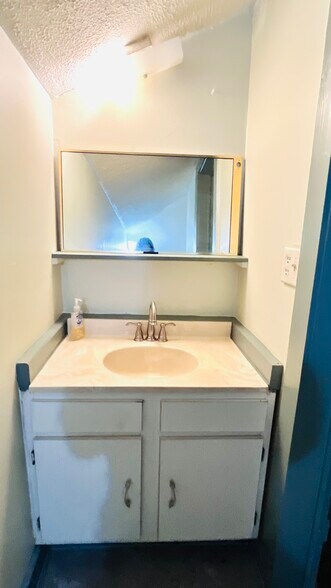 2nd floor bethroom - 1808 Esplanade Ave