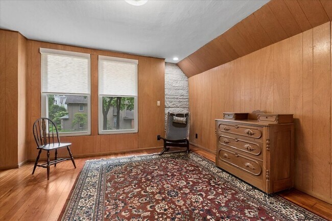Building Photo - 35 Lakeview Pl