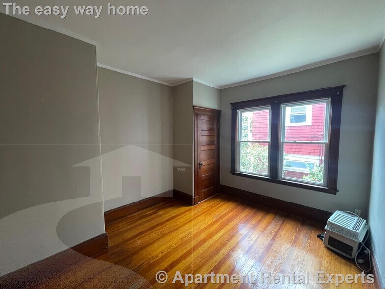 Building Photo - 14 Ossipee Rd