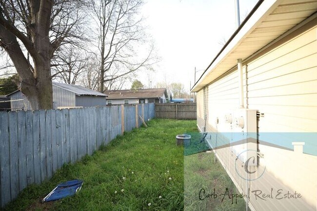 Building Photo - Internet included!! Spacious 1 bed /1 full bath apt - includes washer/dryer