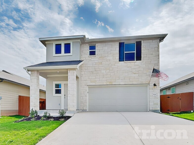 Building Photo - 5121 Saddle Clb Dr