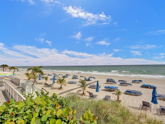 Building Photo - 3700 Galt Ocean Dr