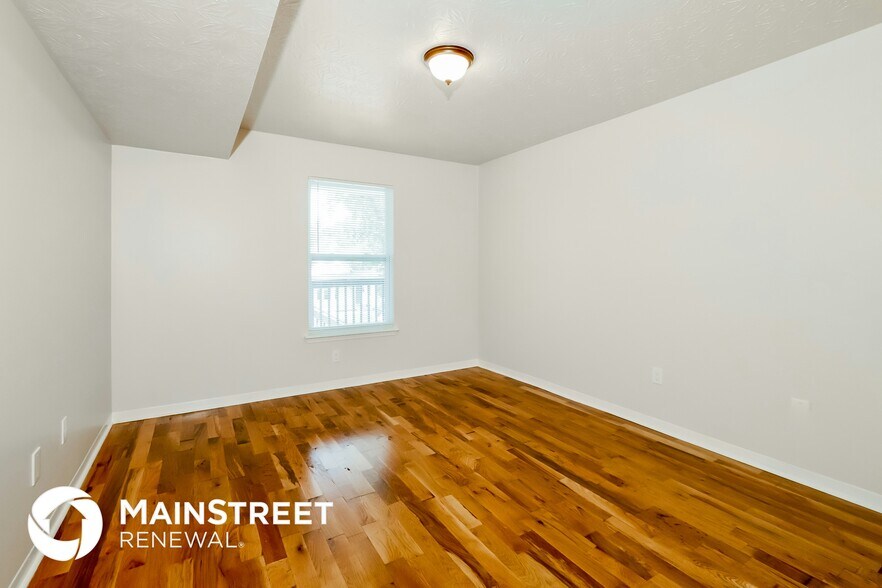 Building Photo - 1339 S 28th St