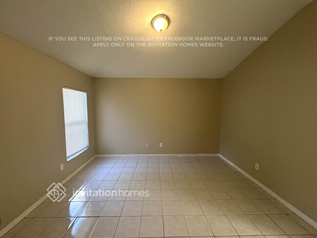 Building Photo - 717 Sand Ridge Dr