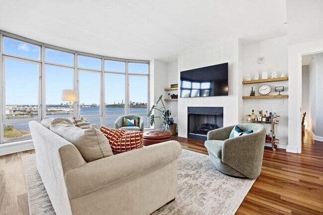 Building Photo - 8100 River Rd