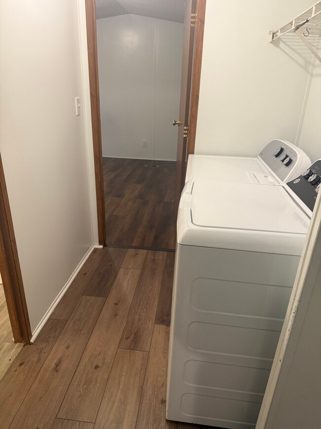 Building Photo - 5426 Peden Point Rd