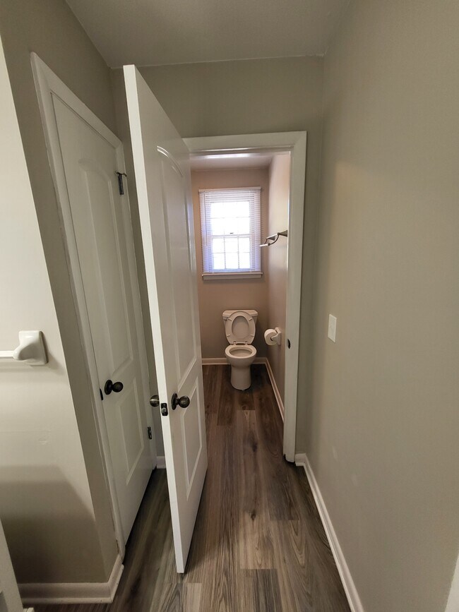 Building Photo - 4028 Plantation Dr