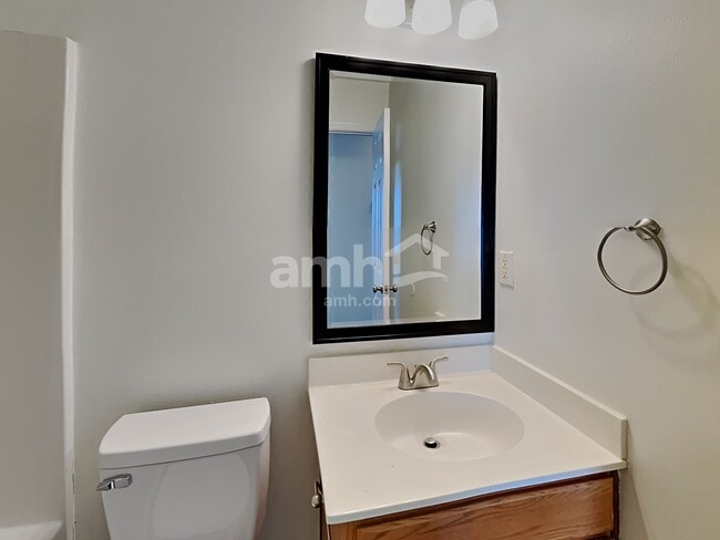 Building Photo - 8117 Rosberg Ln