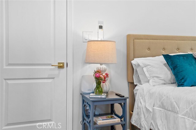 Building Photo - 426 Jacaranda Pl