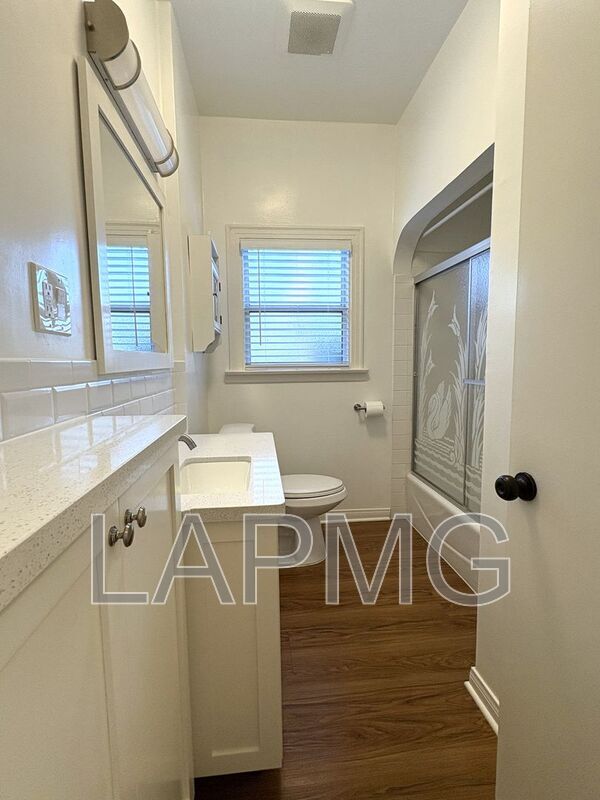 Building Photo - 2751 Pomeroy Ave