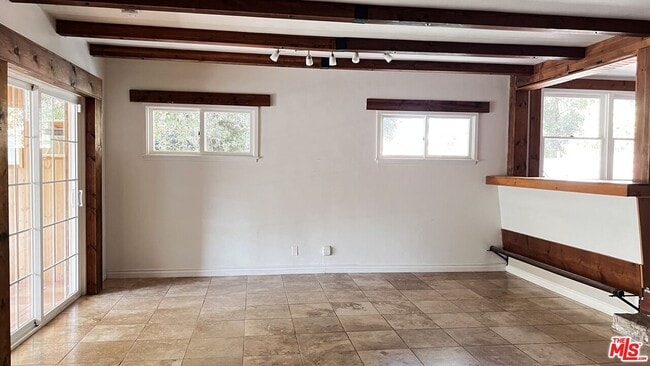 Building Photo - 22111 Independencia St