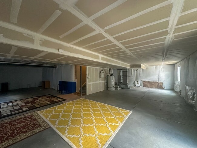 Building Photo - 4bd house in a heart of Dove Village!