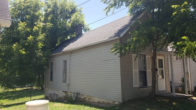 Building Photo - 615 E Water St