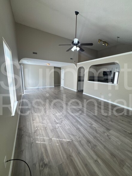 Building Photo - 1119 Huger St