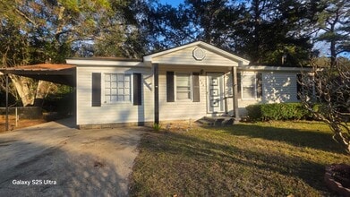 Building Photo - 408 Williams St