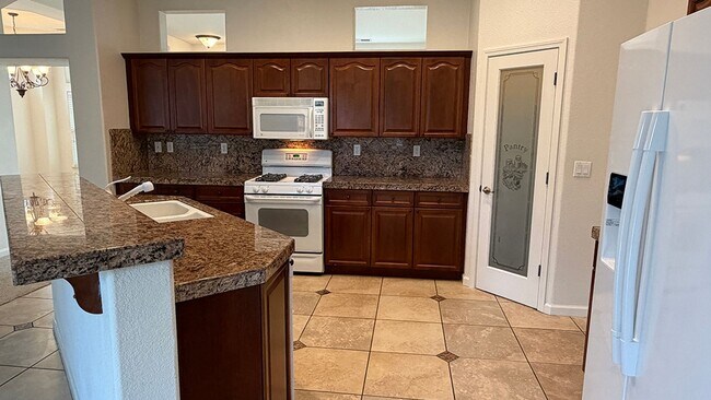 Building Photo - 1635 Murrieta Ct