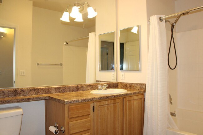 Building Photo - 501 Gibson Dr