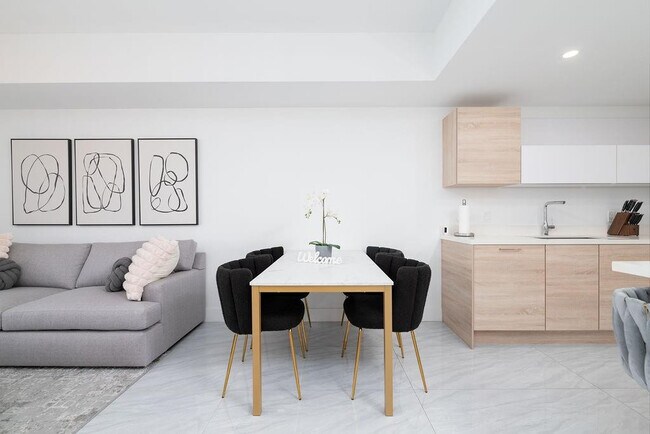 Building Photo - 16385 Biscayne Blvd