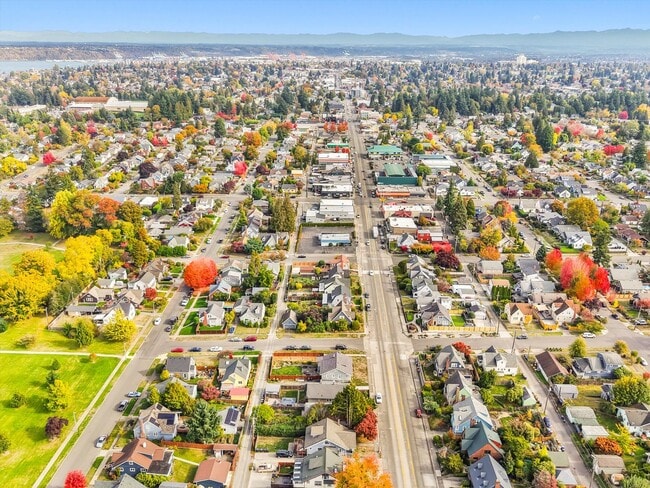 Building Photo - 4111 6th Ave