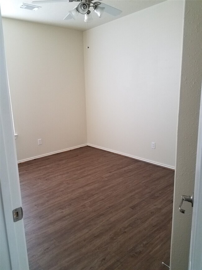 Building Photo - 25814 Orchard Knoll Ln