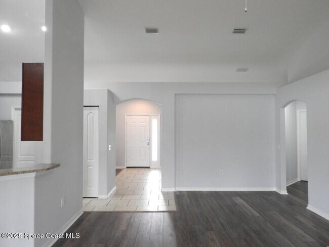 Building Photo - 1535 Heartwellville St NW