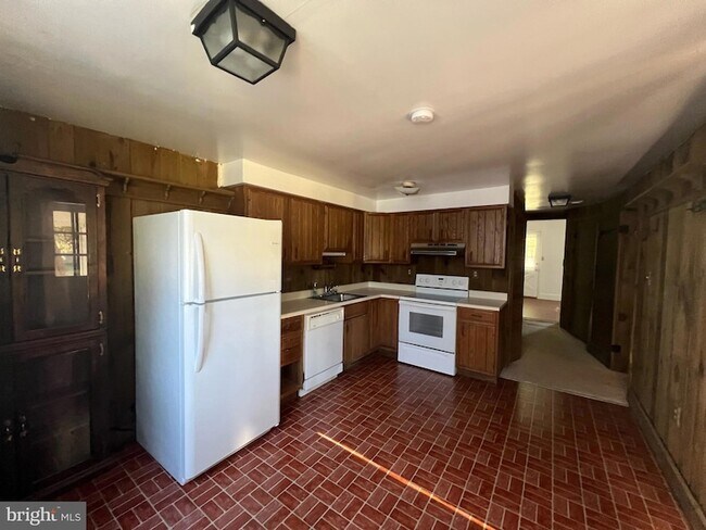 Building Photo - 7606 Woodyard Rd